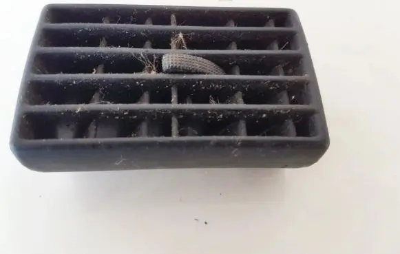 Audi A6 S6 C4 4A Dash center air vent grill