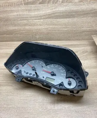 Ford Focus Speedometer (instrument cluster) 98AP10841BC