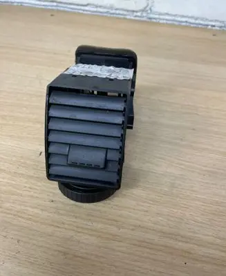 Volkswagen Transporter - Caravelle T5 Dash center air vent grill 7H0815705A