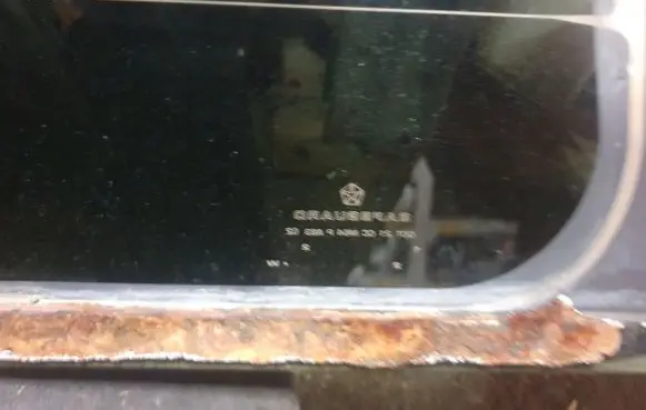 Chrysler Voyager Rear windscreen/windshield window 