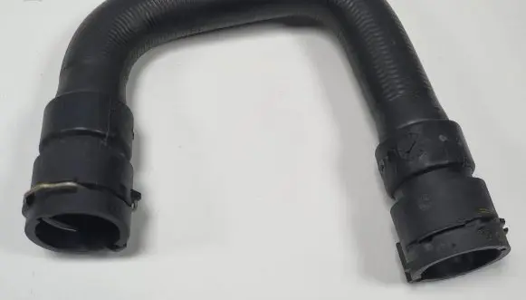 Land Rover Discovery Sport Engine coolant pipe/hose GJ328B159AA