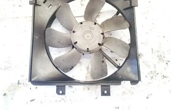 Mazda 626 Radiator cooling fan shroud