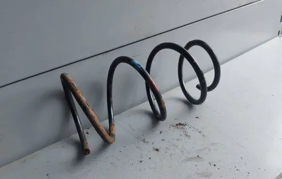 Toyota Prius (XW20) Front coil spring