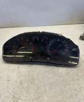 Speedometer (instrument cluster)