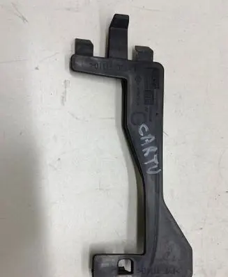 Renault Captur Front bumper mounting bracket 628175066R
