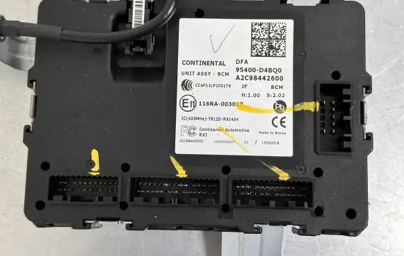 KIA Optima Door central lock control unit/module 95400D4BQ0 95400-D4BQ0