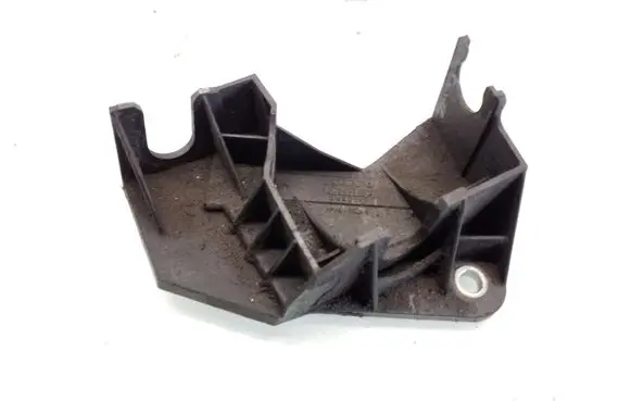 Volvo V50 Gear shift cable bracket 30681386