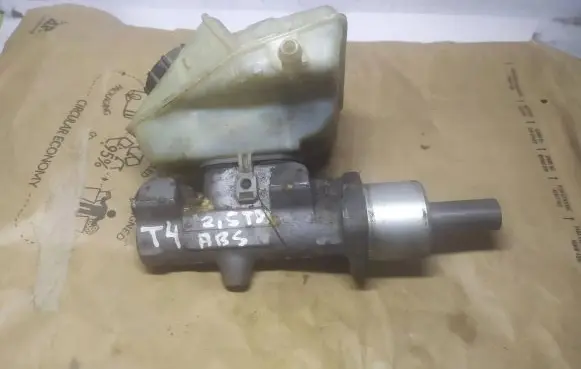 Volkswagen Transporter - Caravelle T4 Master brake cylinder 7D0611303A