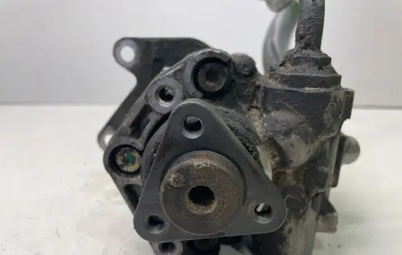 BMW 5 E39 Power steering pump
