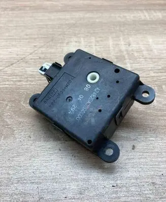 Nissan Qashqai+2 Air flap motor/actuator A24820A3200000