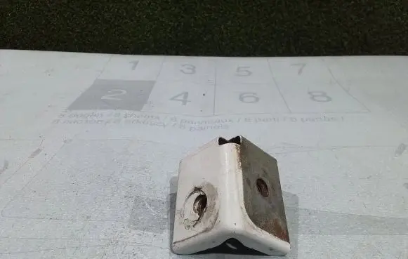 Renault Master III Fender mounting bracket 625260009R