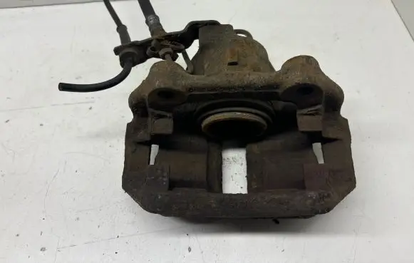 Volkswagen PASSAT B5 Front brake caliper