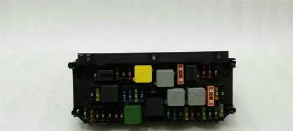 Mercedes-Benz CLS C218 X218 Fuse module A2129006112