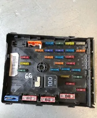 Volkswagen PASSAT B6 Fuse module 3C0937125 63592777