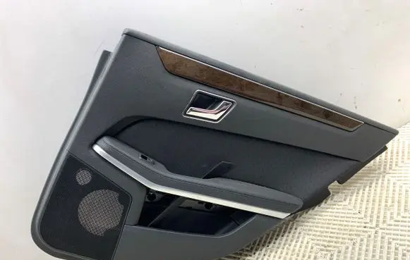 Mercedes-Benz E W212 Coupe rear side trim panel 