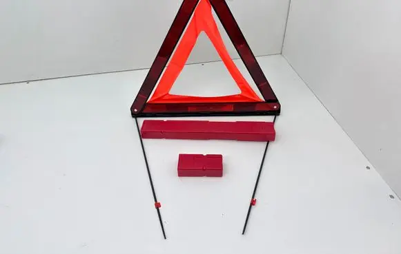 Volkswagen Caddy Emergency warning sign 8K0860251