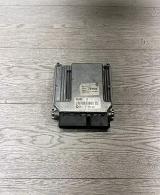 BMW 5 E60 E61 Engine control unit/module 7796637 0281012091 1039S07463