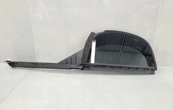 Peugeot 208 Rear door window glass 9823186880