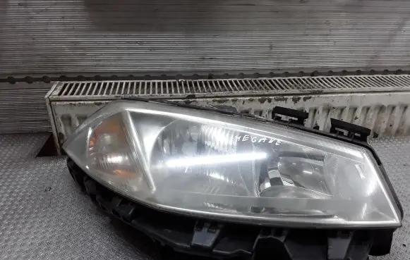 Renault Megane II Headlight/headlamp 8200073221J