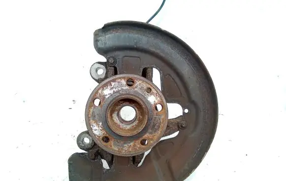 Volvo V70 Front wheel hub spindle knuckle