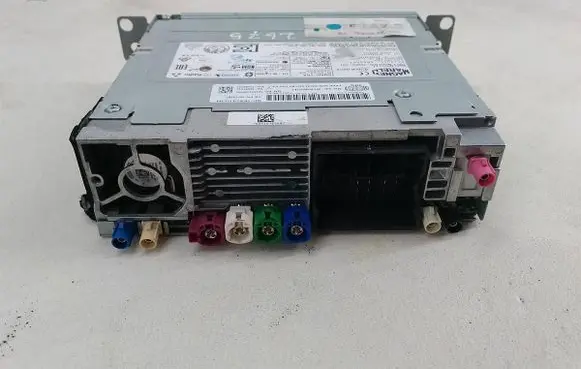 Radio/CD/DVD/GPS head unit