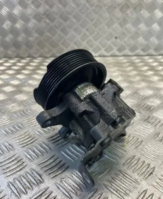 Mercedes-Benz ML W164 Power steering pump A0044668301