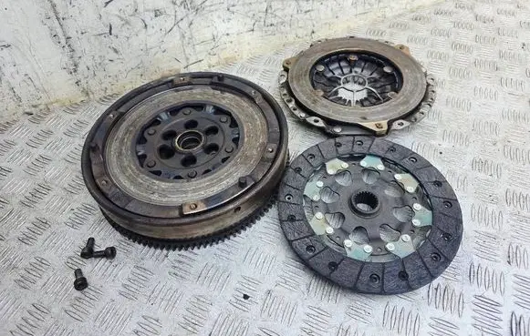 BMW 1 E81 E87 Clutch set kit 415039510 123046610 323064210