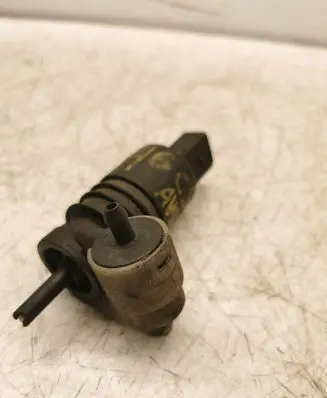 Audi A6 S6 C5 4B Windscreen/windshield washer pump