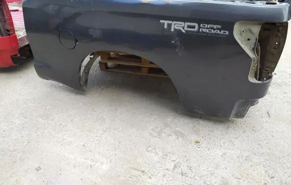 Toyota Tundra II Front mudguard 