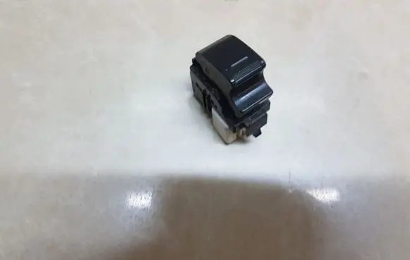 Toyota Prius (XW20) Electric window control switch