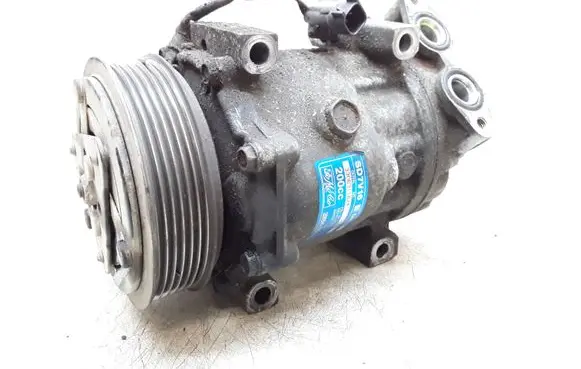 Volvo V50 Air conditioning (A/C) compressor (pump) 3M5H19D629TA