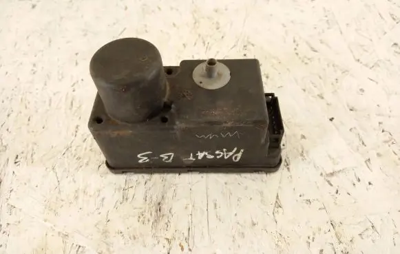 Volkswagen PASSAT B3 Vacuum pump 1H0962257G
