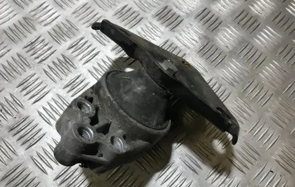 Ford Fiesta Engine mount bracket 2s616f012ad 2s61-6f012-ad