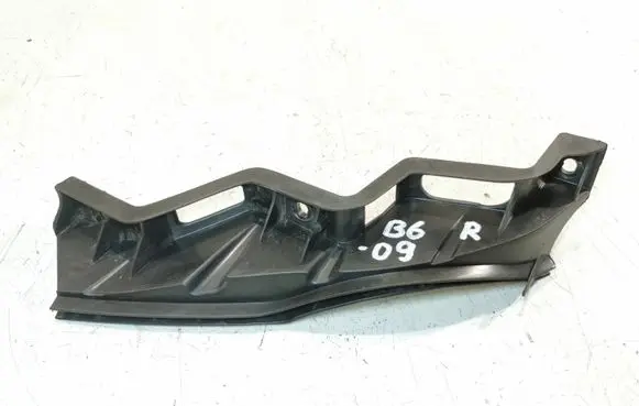 Volkswagen PASSAT B6 Front bumper mounting bracket 3C0807890