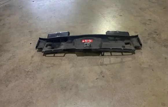 Mercedes-Benz E AMG W212 Air intake duct part A2125000455 A2125000555 A2125000655