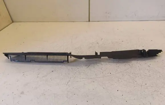 Volkswagen PASSAT B6 Wiper trim 3C0121330