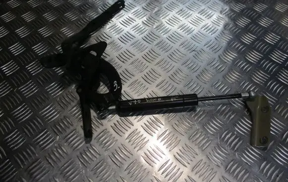 Volvo V70 Tailgate/trunk/boot hinge