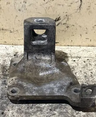 BMW 5 E39 Engine mounting bracket 6751226 22116751226 22111096076