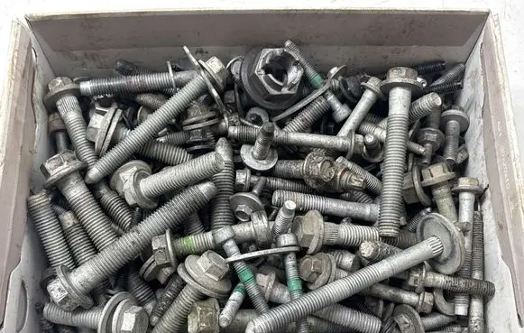 Ford Escape IV Nuts/bolts 