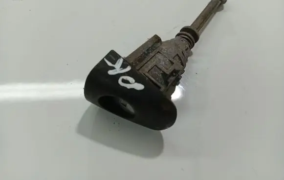 Peugeot 407 Front door lock (next to the handle) 