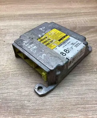 Toyota Avensis T250 Airbag control unit/module 8917005160 208623106