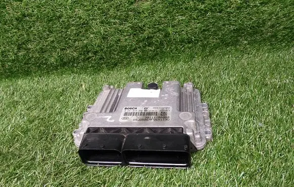 KIA Ceed Engine control unit/module ECU 391112A952 0281019360