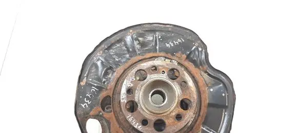 Rear wheel hub