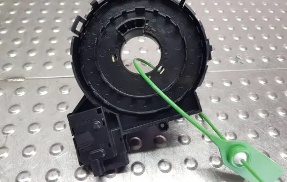 Skoda Octavia Mk2 (1Z) Airbag slip ring squib (SRS ring) S26371017 1K0959653C