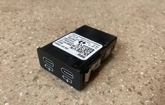 BMW X1 U11 USB socket connector 5A84181