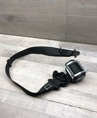 BMW 5 F10 F11 Front seatbelt 610126200B 100526