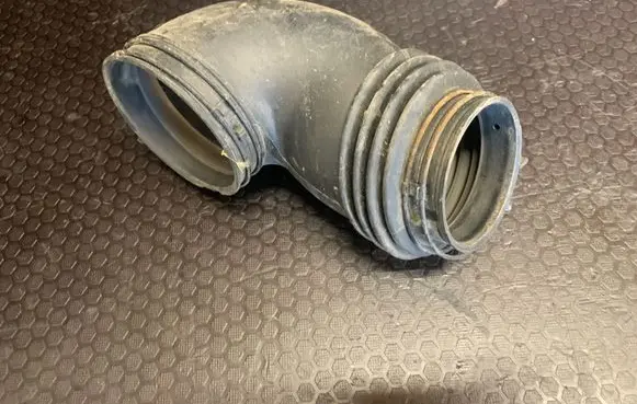 KIA Sorento Air intake duct part 282103E700