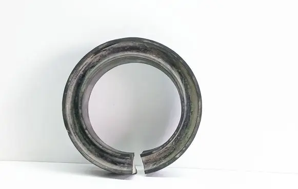 Audi A4 S4 B5 8D Front coil spring rubber mount 