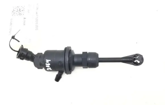 Nissan Juke I F15 Clutch master cylinder 306101U60A