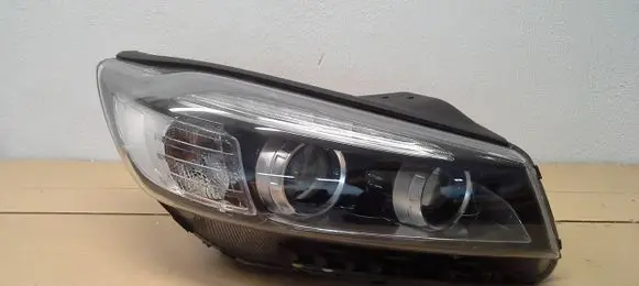 KIA Sorento Headlight/headlamp 